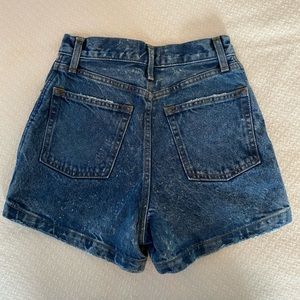 Ultra high rise denim shorts! Size 25